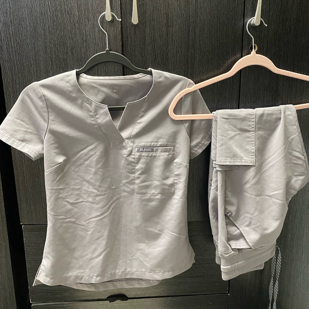 Jaanuu: PXXS 👻 grey set (top + joggers)